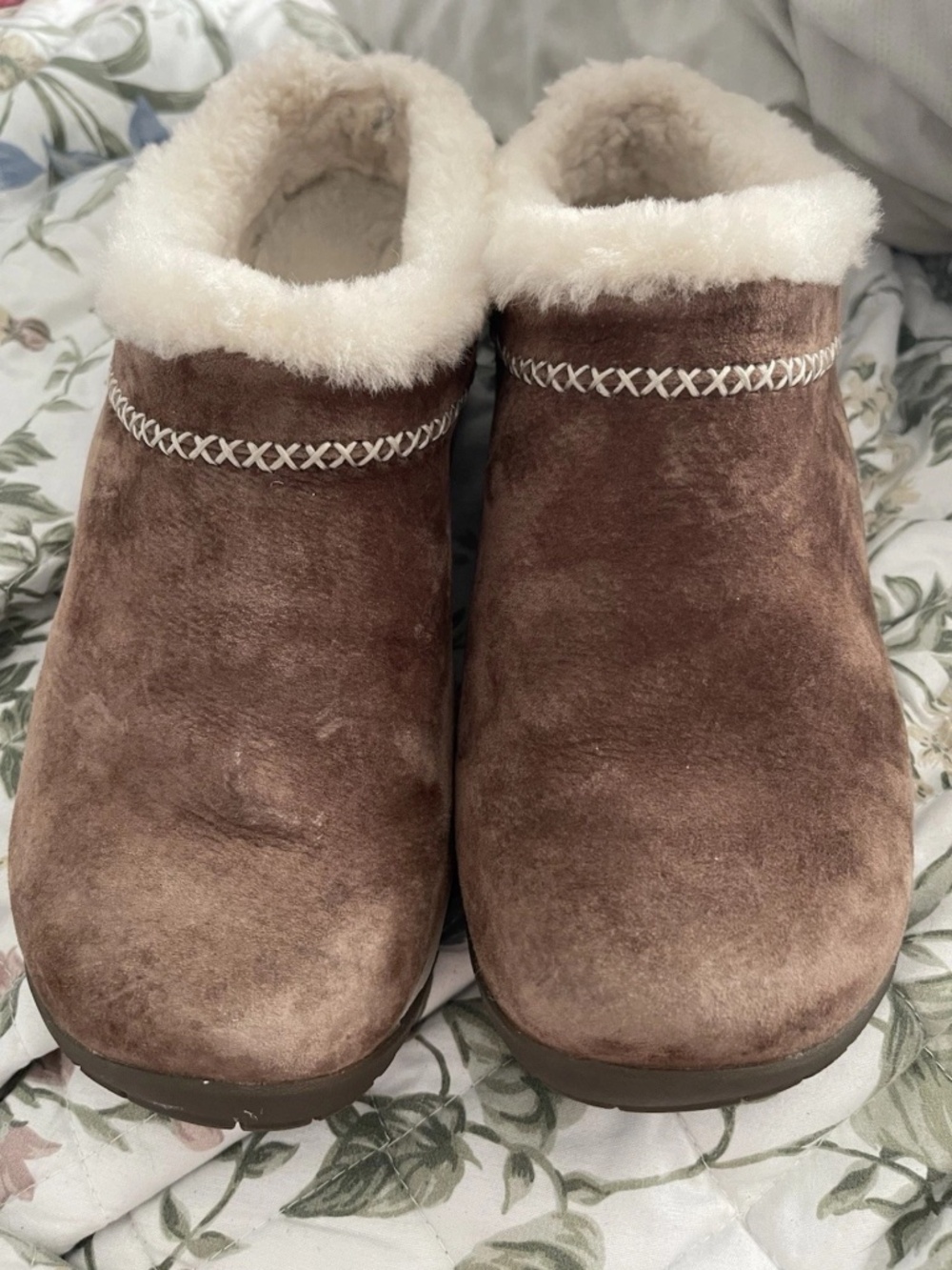Merrell Women’s Brown Encore Ice 4 Suede Clogs Faux Fur Lining 7/7.5 Cozy Comfy